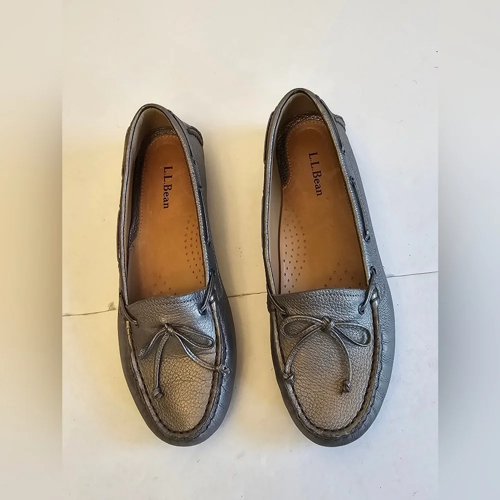 L.L.Bean Women's Leather Silver Metallic Driving Moccasin Loafers Size 7.5 - Picture 4 of 15